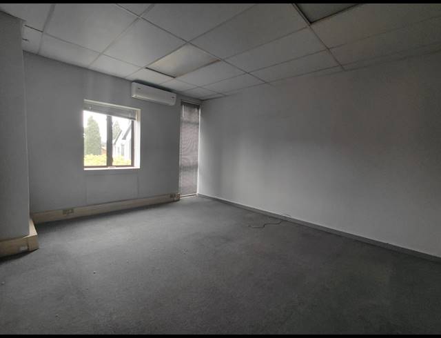 295M² OFFICE TO LET IN OLIVEDALE